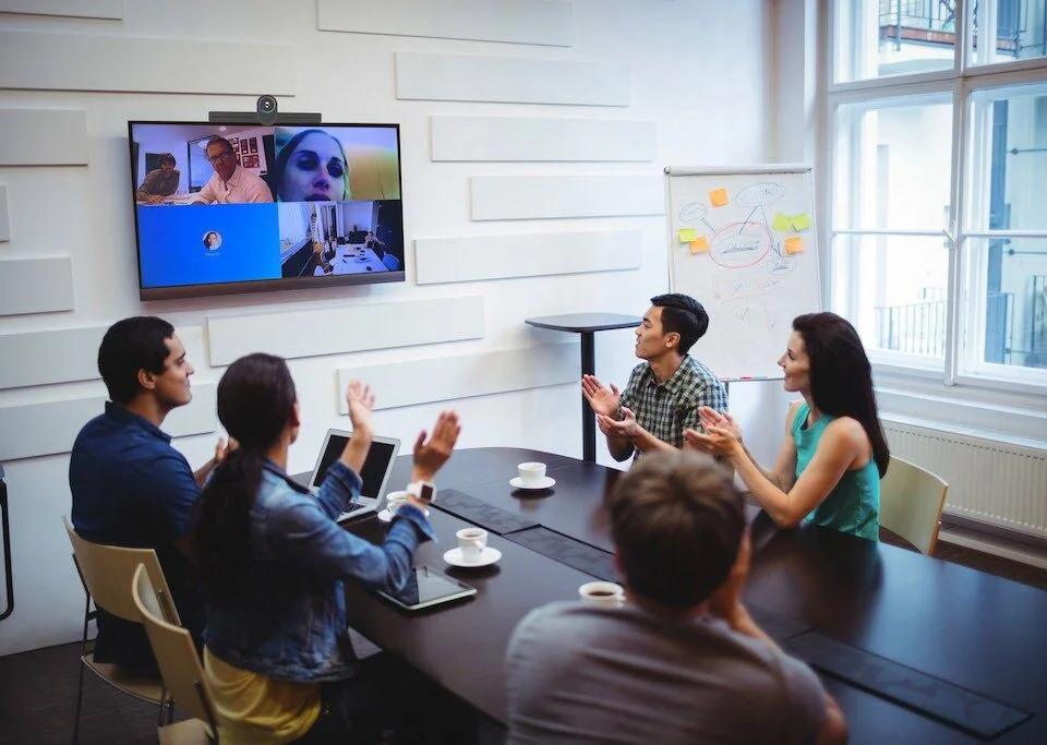 huddle-room videoconfernza in piccole sale - softech, milano