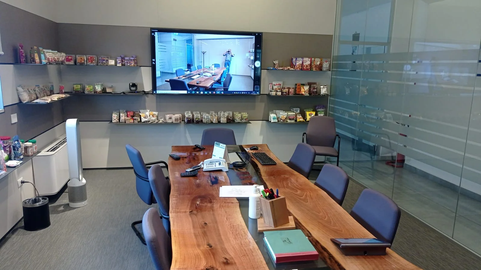 sala riunioni besana group, vista completa - tvpro by softech